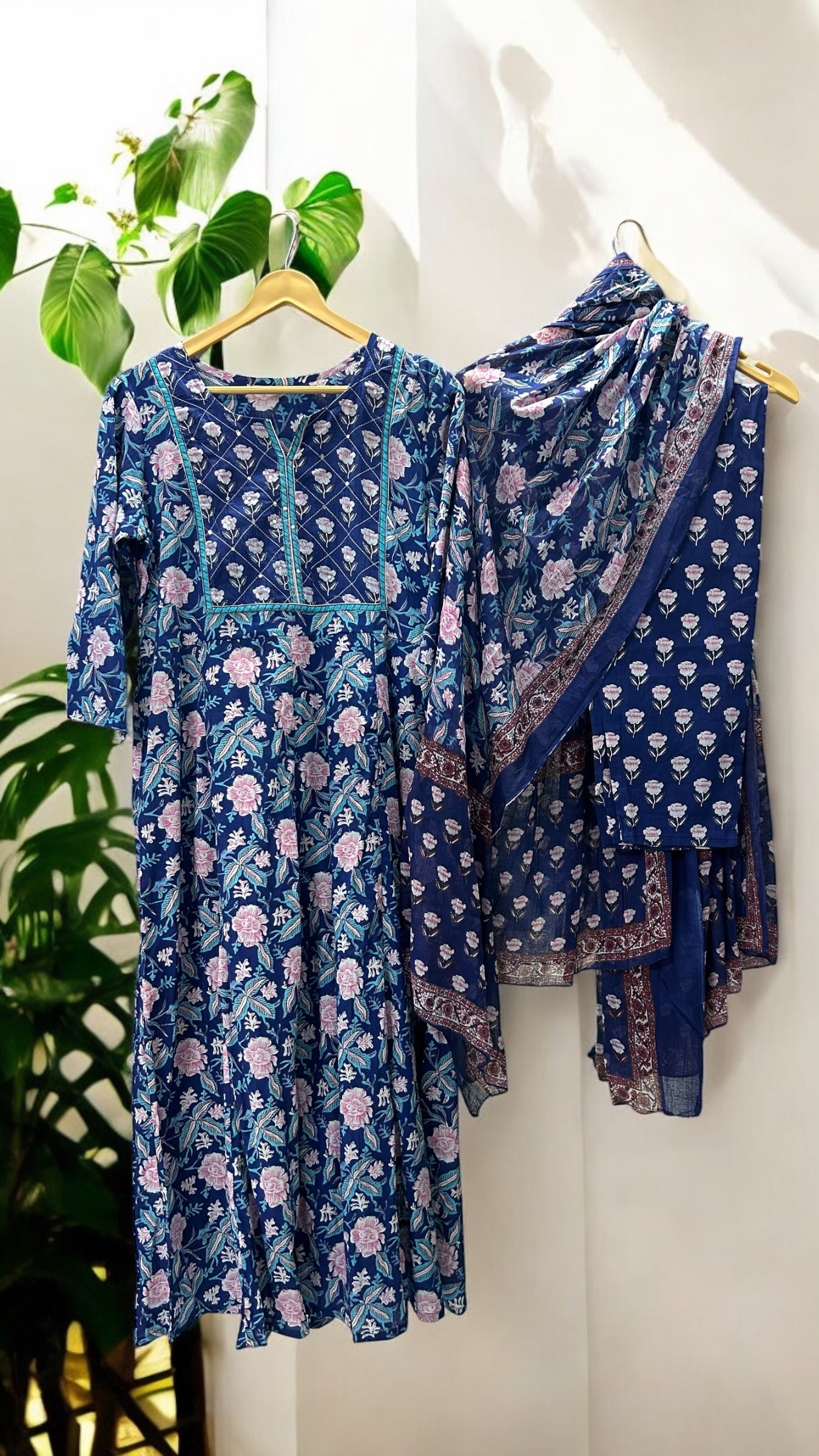 Neelkamal Blooms