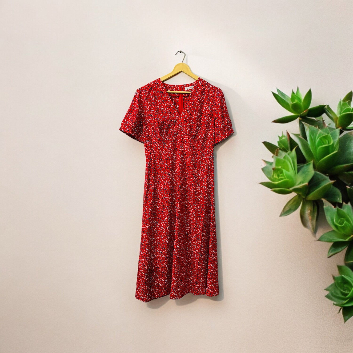 DRESSES